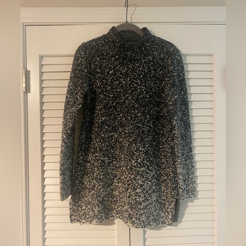 J Jill mock neck tunic length sweater size xs